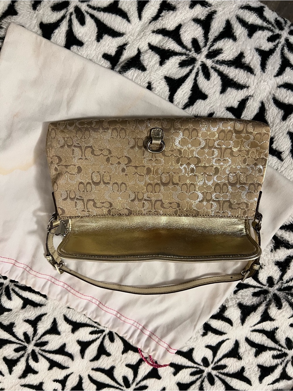 Coach Khaki Signature Jacquard Shoulder Bag with Gold Hardware - Picture 8 of 10